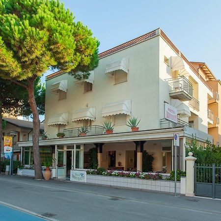 Hotel Benvenuti Gatteo a Mare Exterior photo