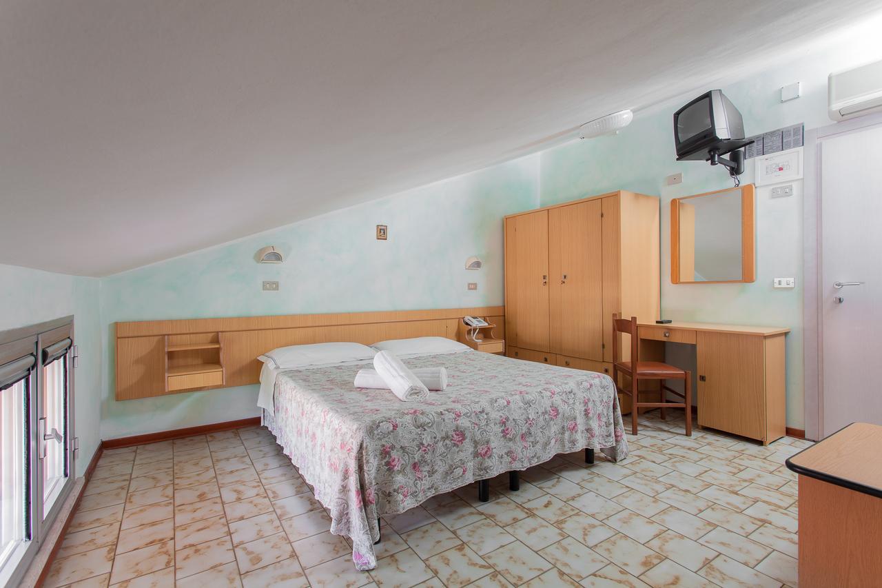 Hotel Benvenuti Gatteo a Mare Exterior photo